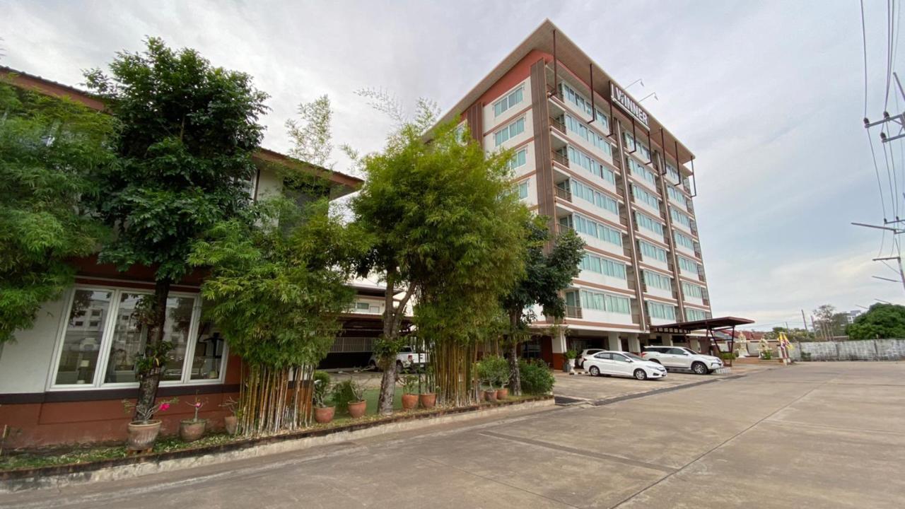 Winner Serviced Apartment Si Maha Phot Ngoại thất bức ảnh