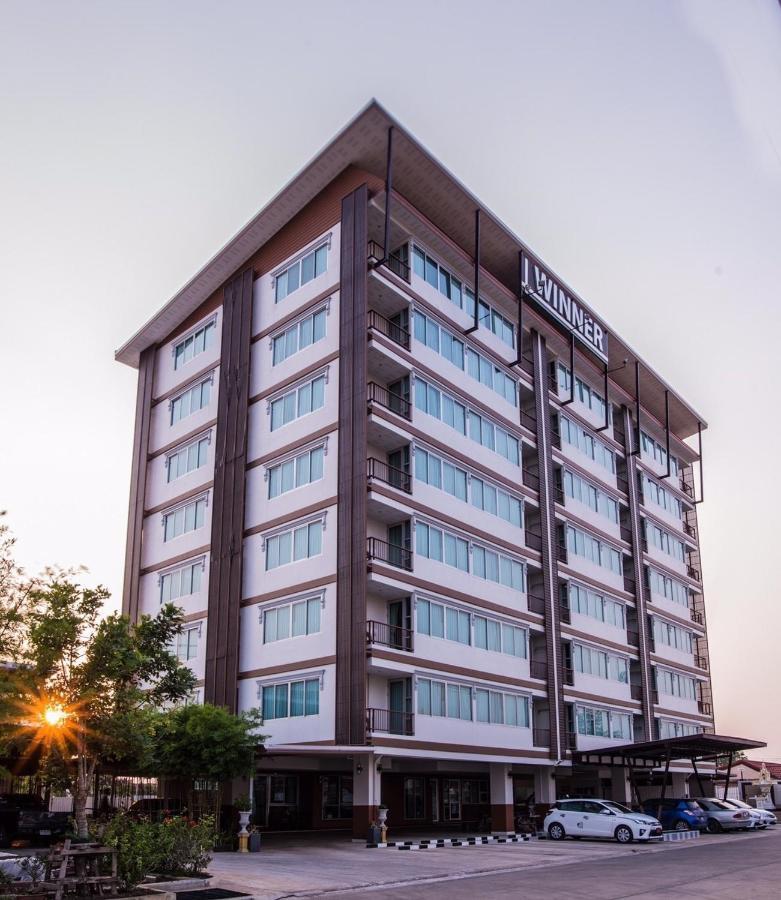 Winner Serviced Apartment Si Maha Phot Ngoại thất bức ảnh