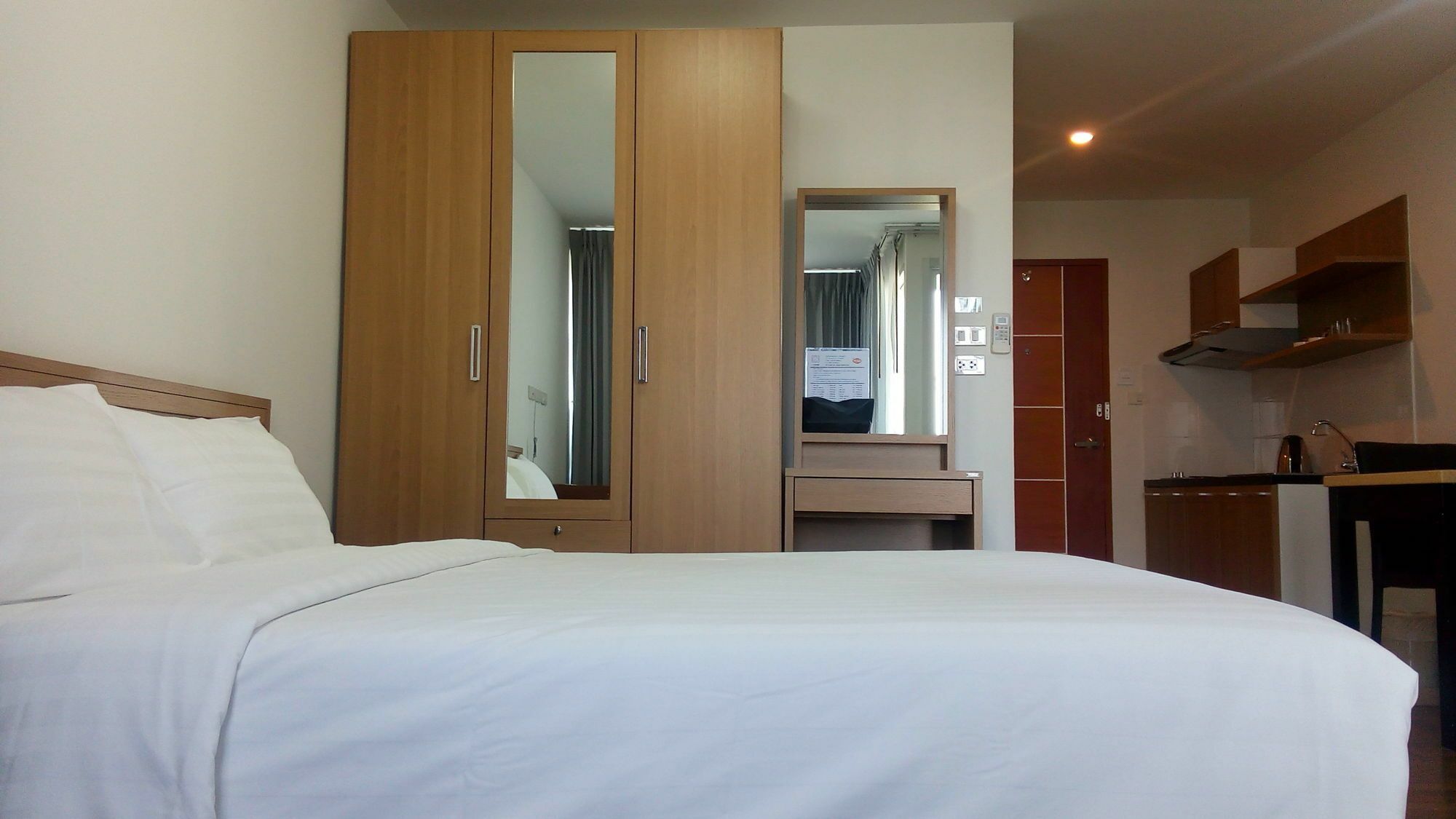 Winner Serviced Apartment Si Maha Phot Ngoại thất bức ảnh