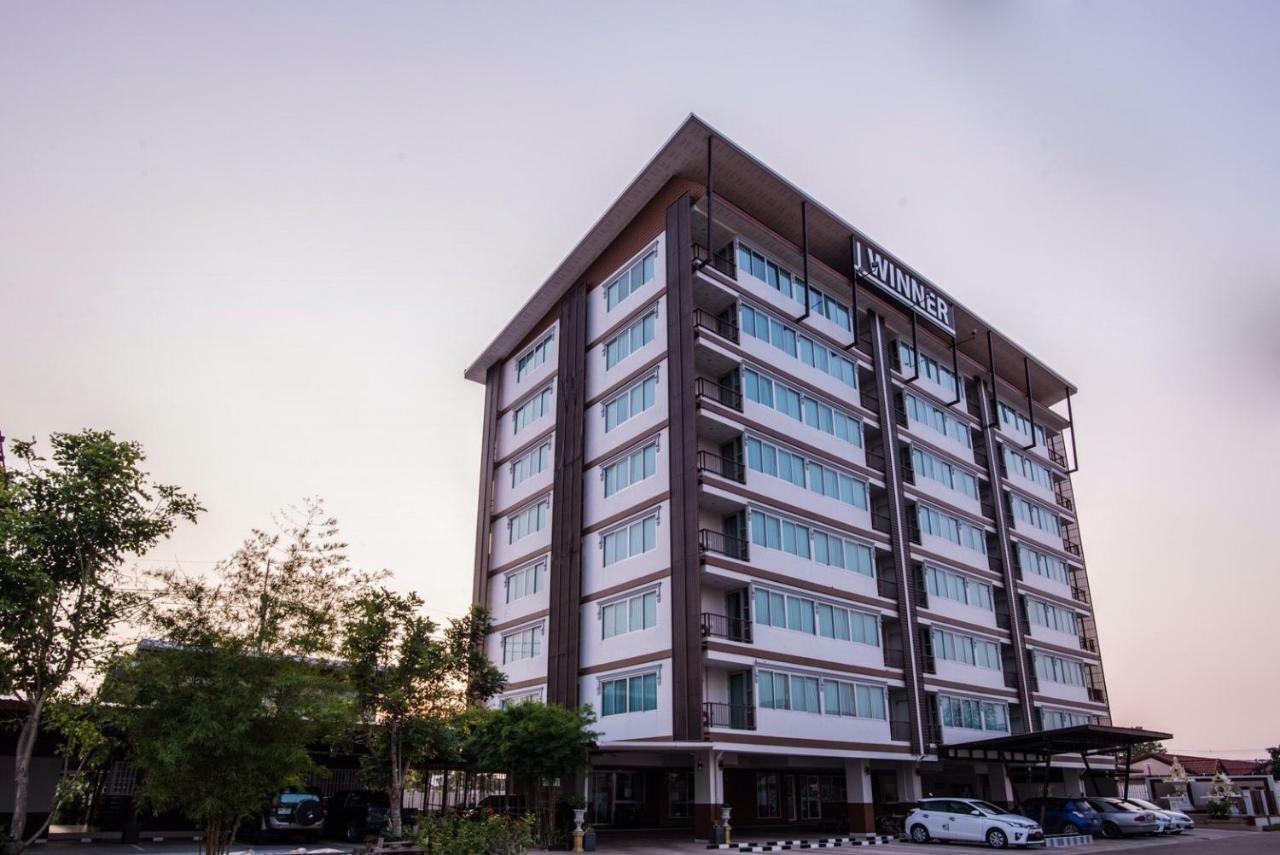 Winner Serviced Apartment Si Maha Phot Ngoại thất bức ảnh